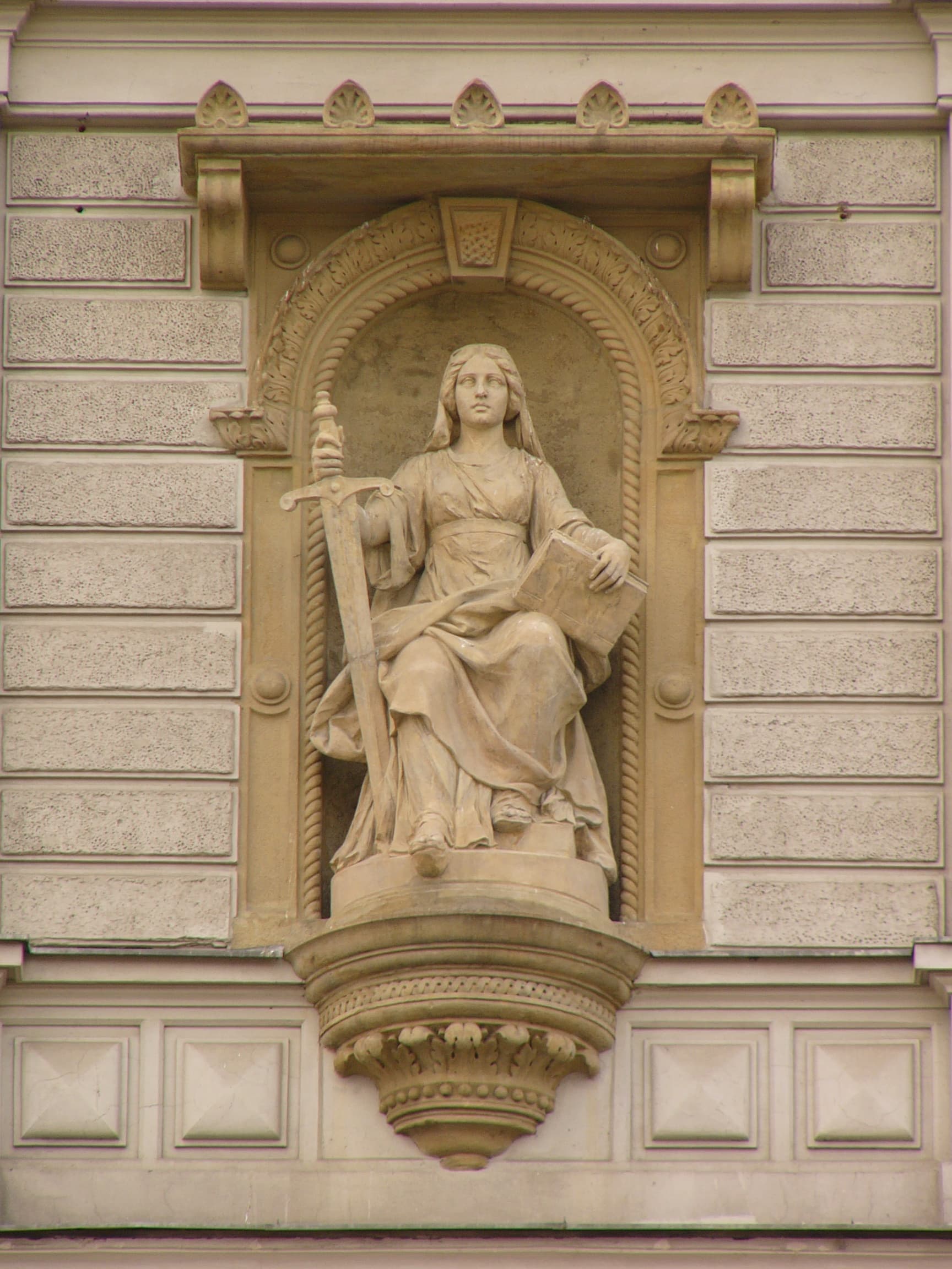 Statua della giustizia - simbolo del diritto forense e della previdenza degli avvocati